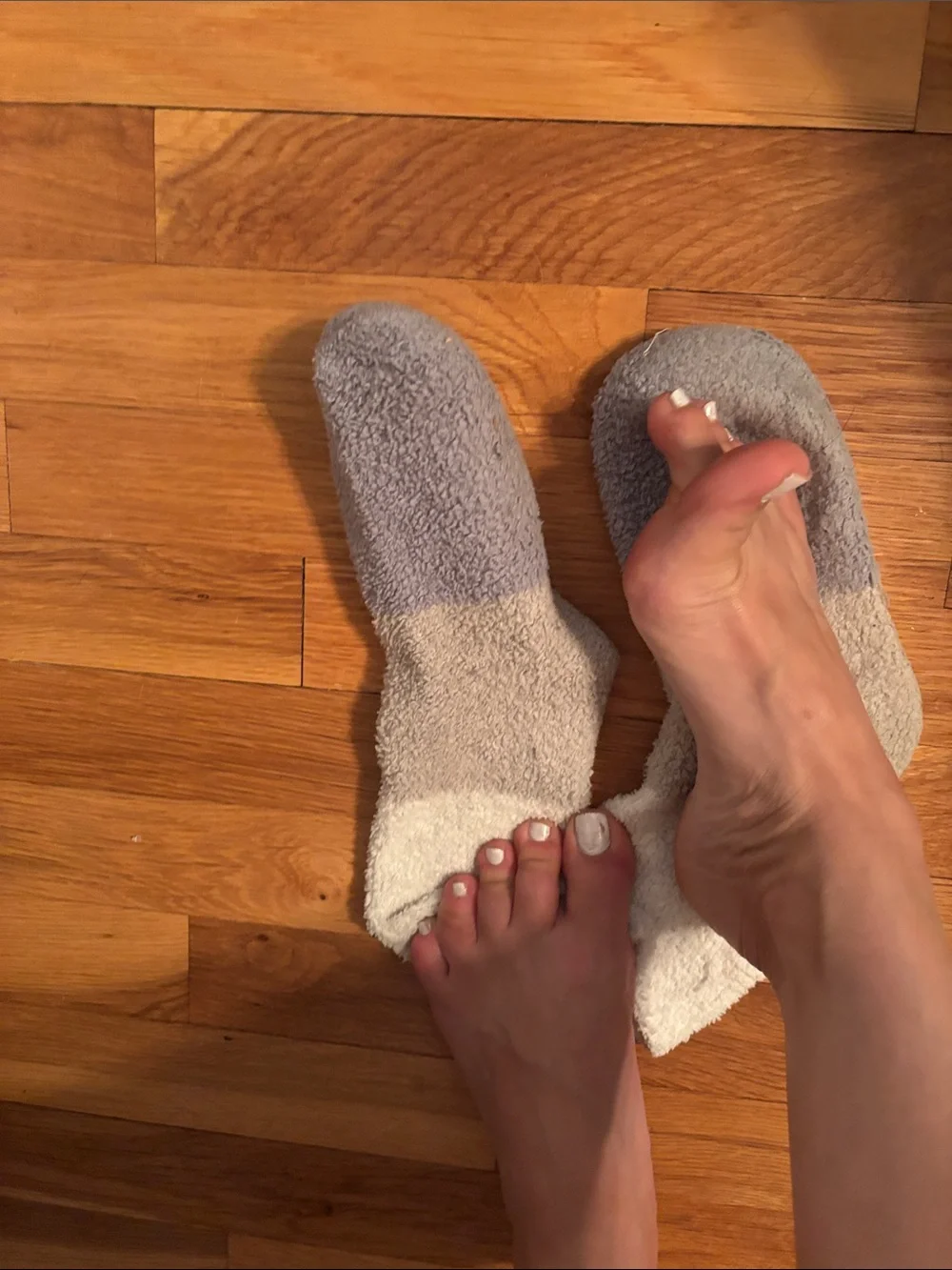 Cozy Two-Tone Plush Crew Socks in Light Gray & Cream size small
